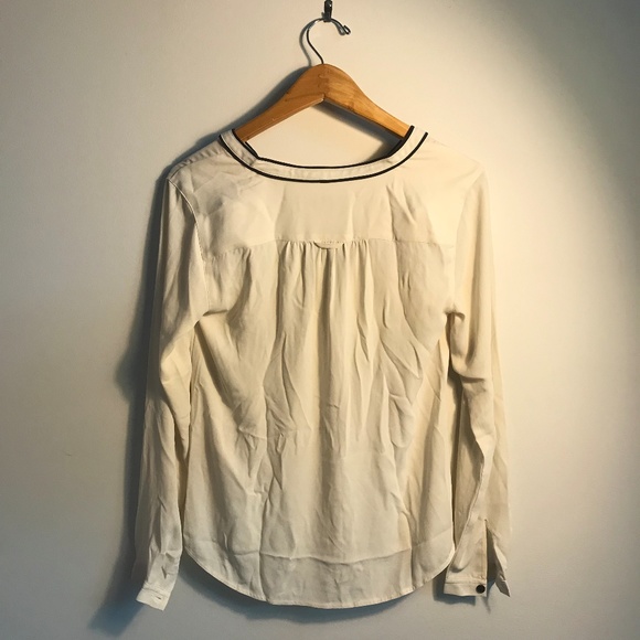 💫LOFT CREAM WITH BLACK PIPING DETAIL BLOUSE 💫 - Picture 3 of 3